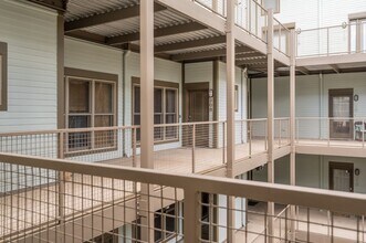 807 18th Ave S in Nashville, TN - Building Photo - Building Photo