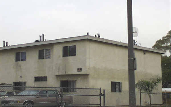 9427 S Broadway in Los Angeles, CA - Building Photo - Building Photo