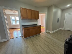 576 S 11th St in Newark, NJ - Building Photo - Building Photo