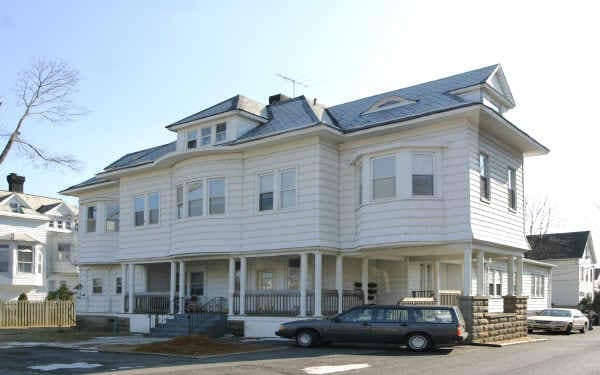 74 Cedar Ave in Long Branch, NJ - Foto de edificio