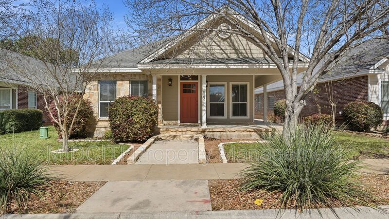 1623 Hanz Dr in New Braunfels, TX - Building Photo