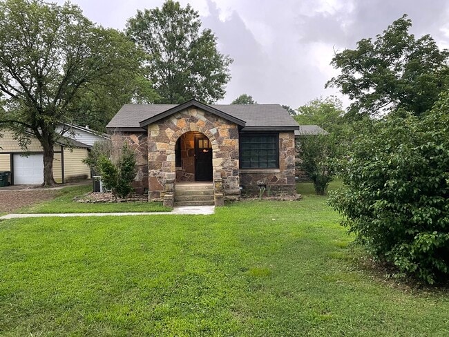 1283 W Hendrix St in Fayetteville, AR - Building Photo - Building Photo