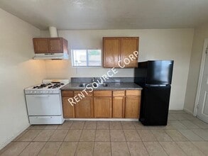 2542 Main St in Barstow, CA - Building Photo - Building Photo