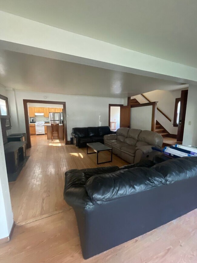 926 Sylvan Ave in Ann Arbor, MI - Building Photo - Building Photo