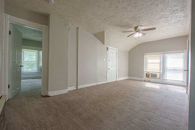 6704 Binney St in Omaha, NE - Building Photo - Building Photo