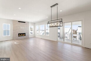 853 N Manchester St in Arlington, VA - Building Photo