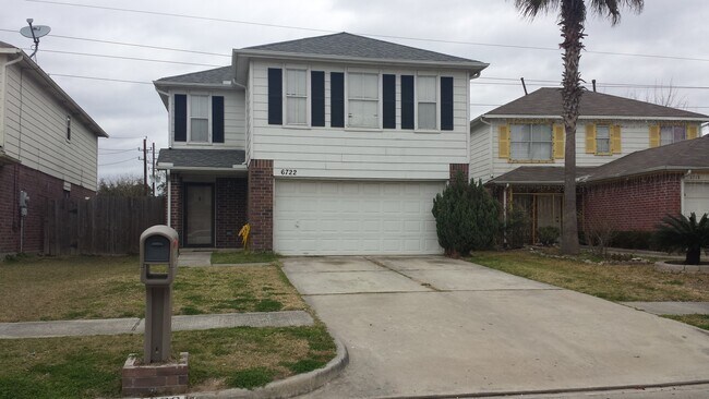 6722 Bayou Crest Dr
