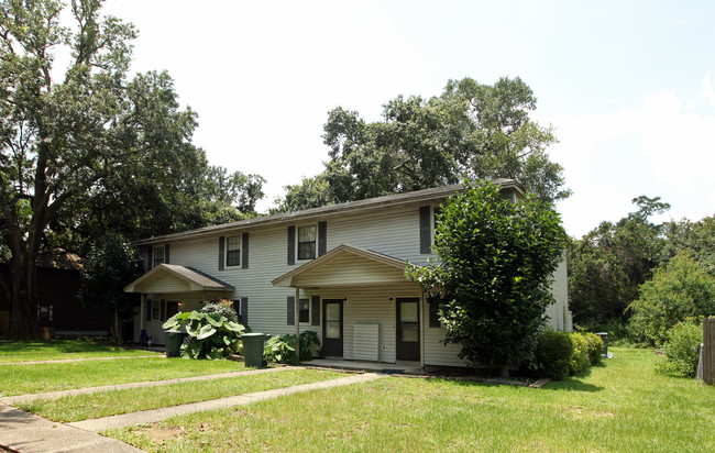 8151-8157 Stonebrook Dr in Pensacola, FL - Building Photo - Building Photo