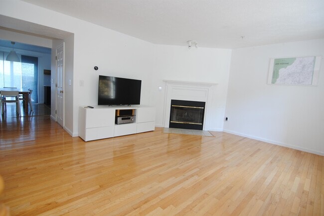 property at 35 Georgetown Dr