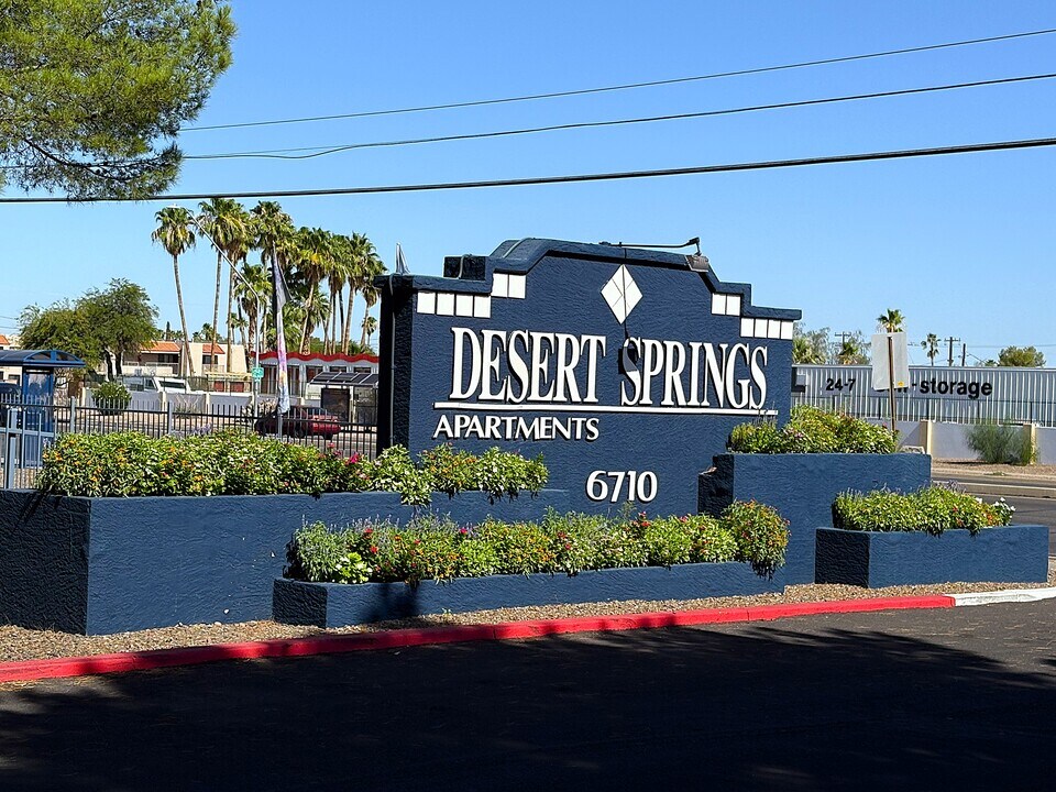 Desert Springs in Tucson, AZ - Foto de edificio