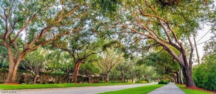 240 Via Perignon in Naples, FL - Foto de edificio - Building Photo