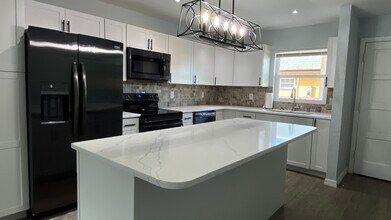 1510 Ocean Shore Blvd, Unit Ocean Shore Blvd in Ormond Beach, FL - Foto de edificio - Building Photo