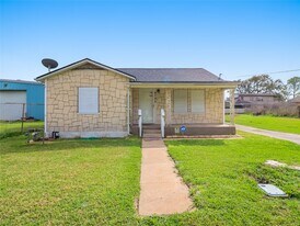 6705 Speaker St in Hitchcock, TX - Building Photo