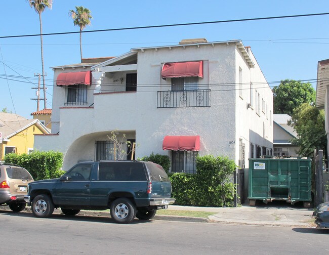 1049 W 43rd St in Los Angeles, CA - Building Photo - Building Photo