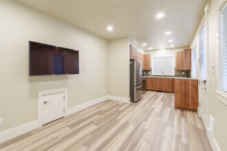 1016 NW 23rd St, Unit 1 in Corvallis, OR - Foto de edificio - Building Photo