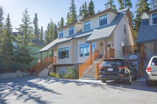 119 Cave Av in Banff, AB - Building Photo