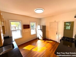 67 Washburn Ave, Unit 2 in Cambridge, MA - Foto de edificio - Building Photo