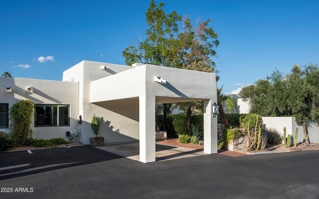 5101 N Casa Blanca Dr in Paradise Valley, AZ - Building Photo - Building Photo