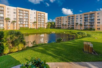 2828 Tennis Club Dr in West Palm Beach, FL - Building Photo - Building Photo