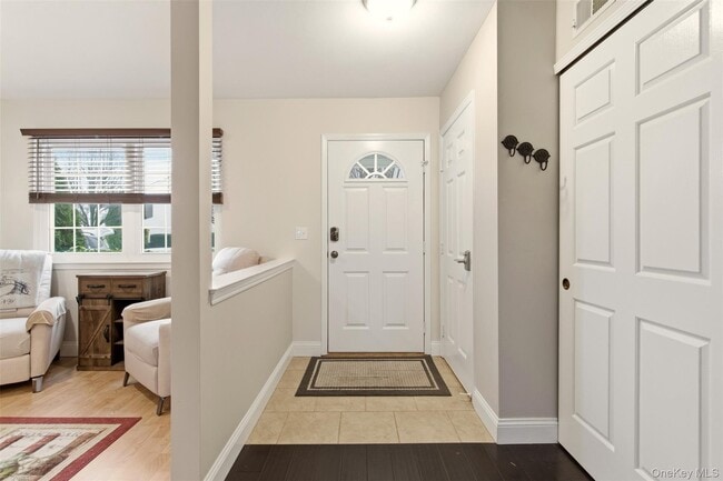 11 Indian Trce in Kings Park, NY - Building Photo - Building Photo