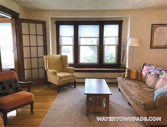 137 Hillside Rd in Watertown, MA - Building Photo