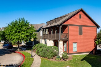 The Cottages of College Station in College Station, TX - Foto de edificio - Building Photo