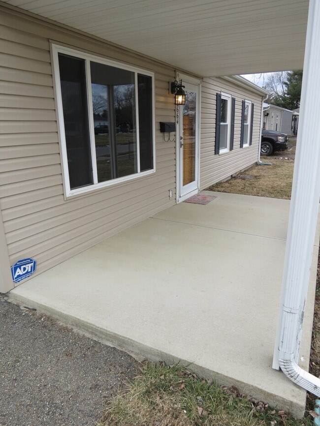 2664 Shelly Dr in Columbus, OH - Foto de edificio - Building Photo
