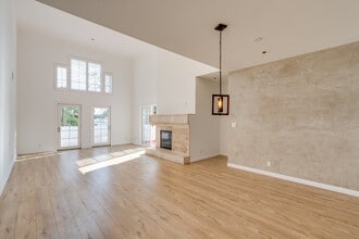 La Ventana in West Hollywood, CA - Building Photo - Interior Photo