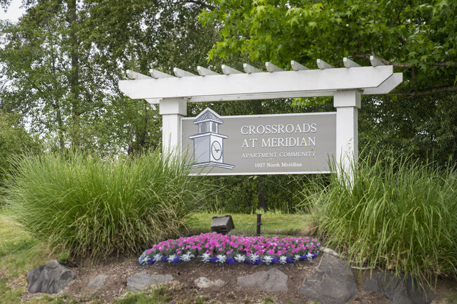 Crossroads at Meridian Apartments in Puyallup, WA - Foto de edificio - Building Photo