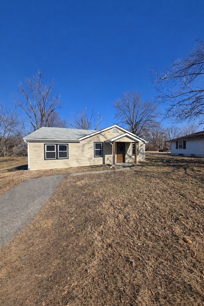 property at 1713 Loretta Ave