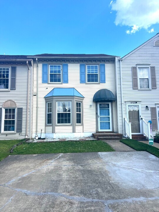 4725 Ashbury Ln in Virginia Beach, VA - Building Photo