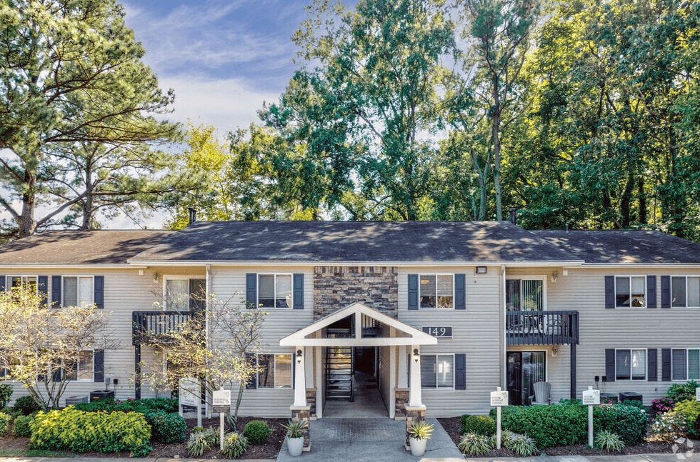 Woodshire Apartments in Virginia Beach, VA - Foto de edificio