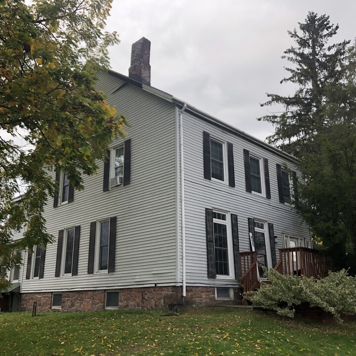 953 Homestead Ave in Maybrook, NY - Building Photo