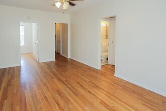 3917 N Pine Grove Ave, Unit 3W in Chicago, IL - Foto de edificio - Building Photo
