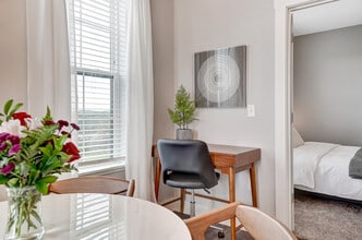 2875 Olentangy River Rd in Columbus, OH - Building Photo - Building Photo