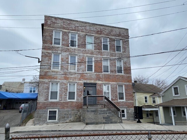 property at 40 Pearl St