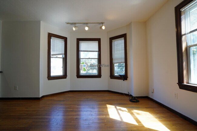 87 Sheridan St in Boston, MA - Building Photo - Building Photo