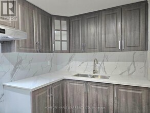 54 Cattrick St in Mississauga, ON - Building Photo - Building Photo