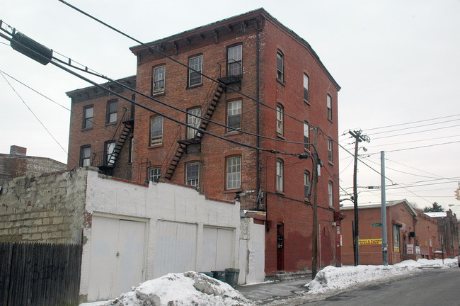 42 Liberty St in Newburgh, NY - Building Photo - Building Photo