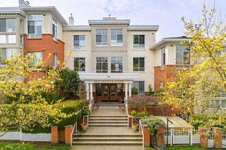 Magnolia Gate in Vancouver, BC - Building Photo - Building Photo