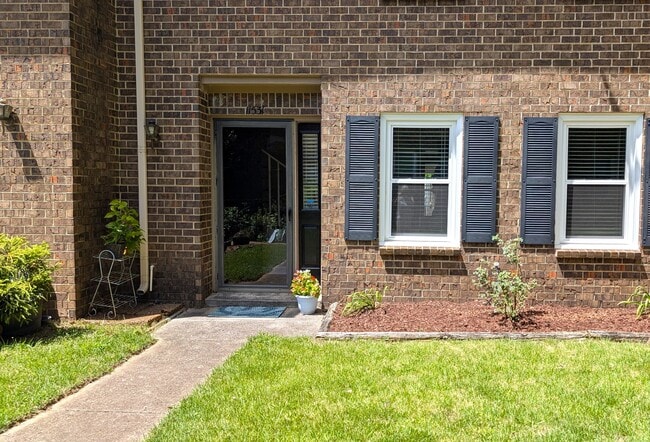 property at 11531 Jade Ln SE