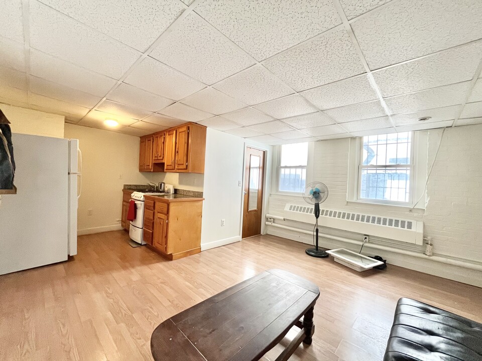1641 Commonwealth Ave, Unit 21 in Boston, MA - Building Photo