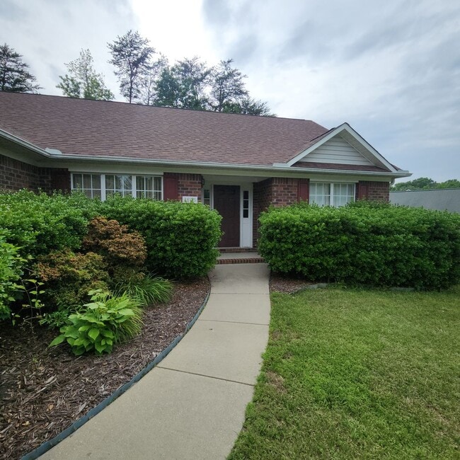 3805 Payne Rd in High Point, NC - Building Photo - Building Photo