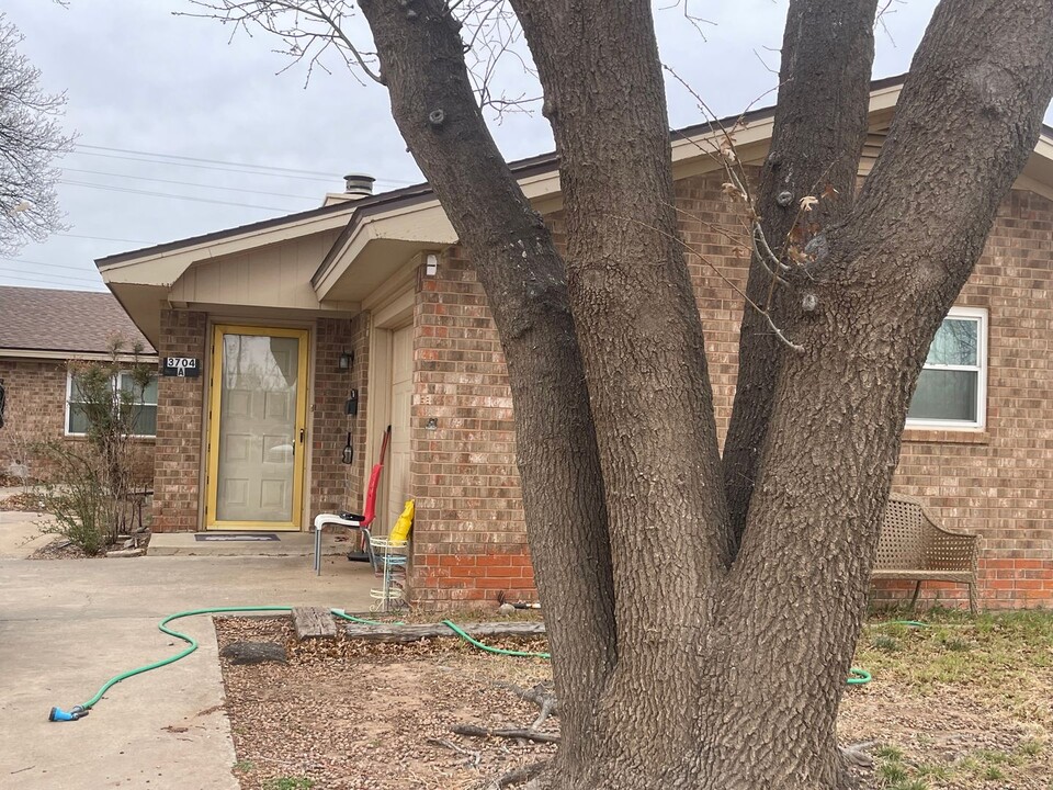 3704 53rd St in Lubbock, TX - Building Photo