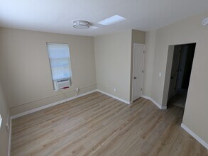 1330 Monroe St NE in Minneapolis, MN - Building Photo - Building Photo