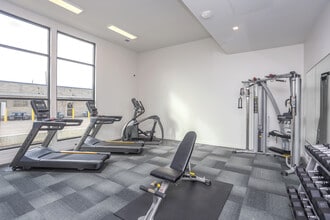 Union Square in Indianapolis, IN - Foto de edificio - Interior Photo