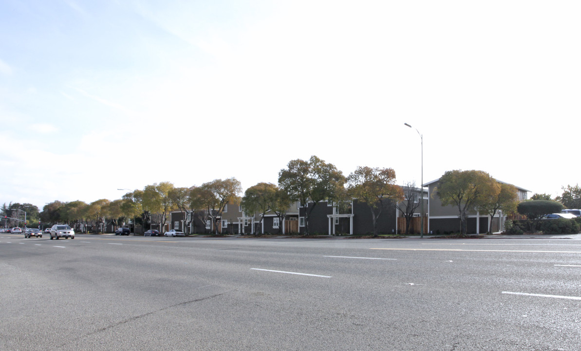 Hillsdale Townhouses in San Jose, CA - Building Photo