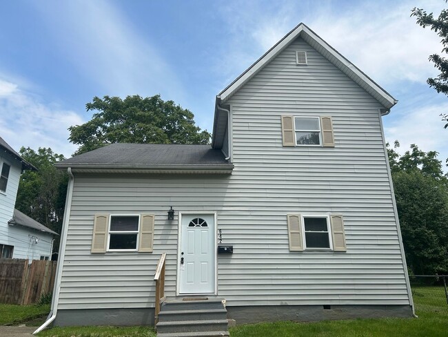 642 N Elm St
