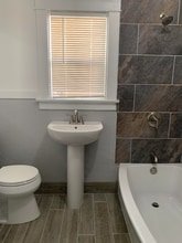 210 San Antonio Ave in San Bruno, CA - Foto de edificio - Building Photo