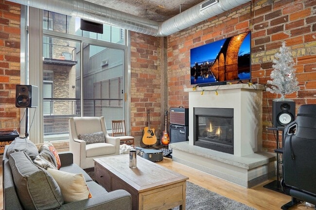property at 521 S 7th St